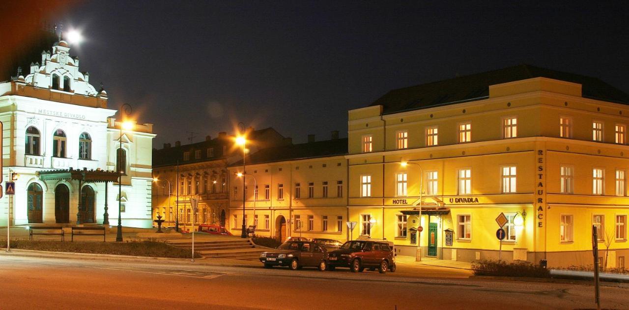 Corner Hotel U Divadla*** - Znojmo Exterior photo